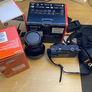 소니 a6400 & 18105 렌즈 & SSD카드, 가방 팝니다.