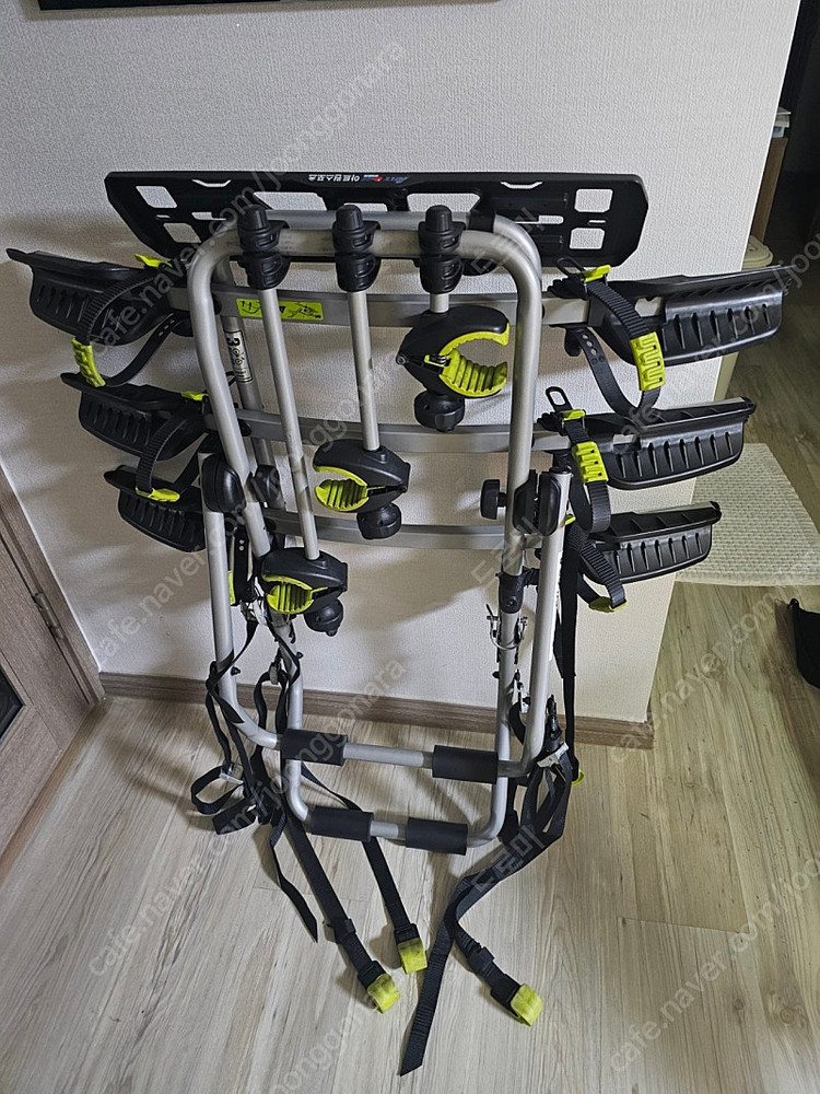 아트원 / 버즈랙 파일럿3 / 자전거캐리어 / 후미형 바퀴고정식/ SUV전용--0