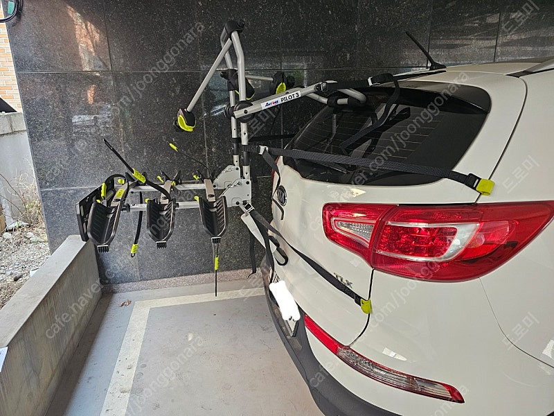 아트원 / 버즈랙 파일럿3 / 자전거캐리어 / 후미형 바퀴고정식/ SUV전용--3