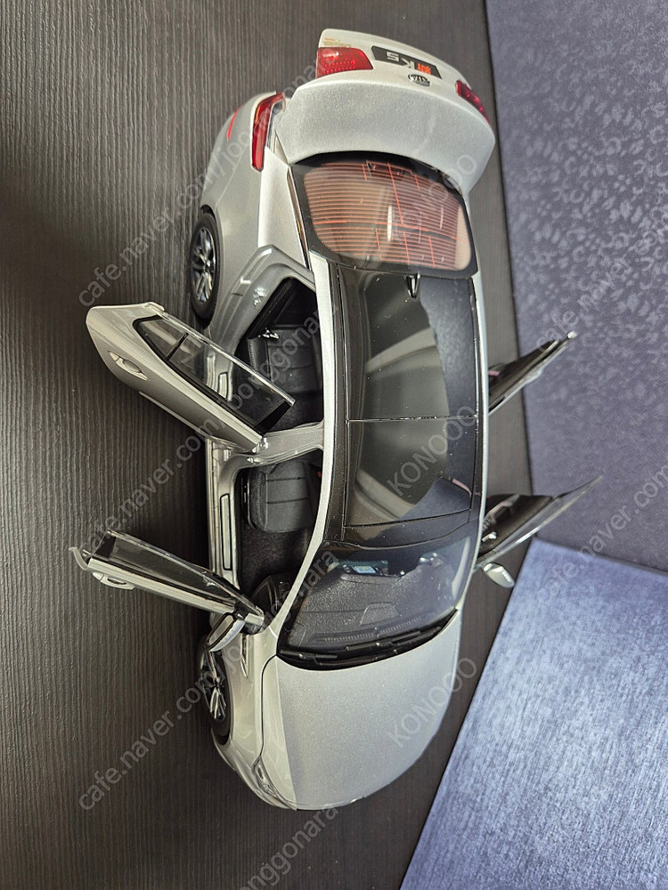 K5 1:18다이캐스트 판매합니다.--4