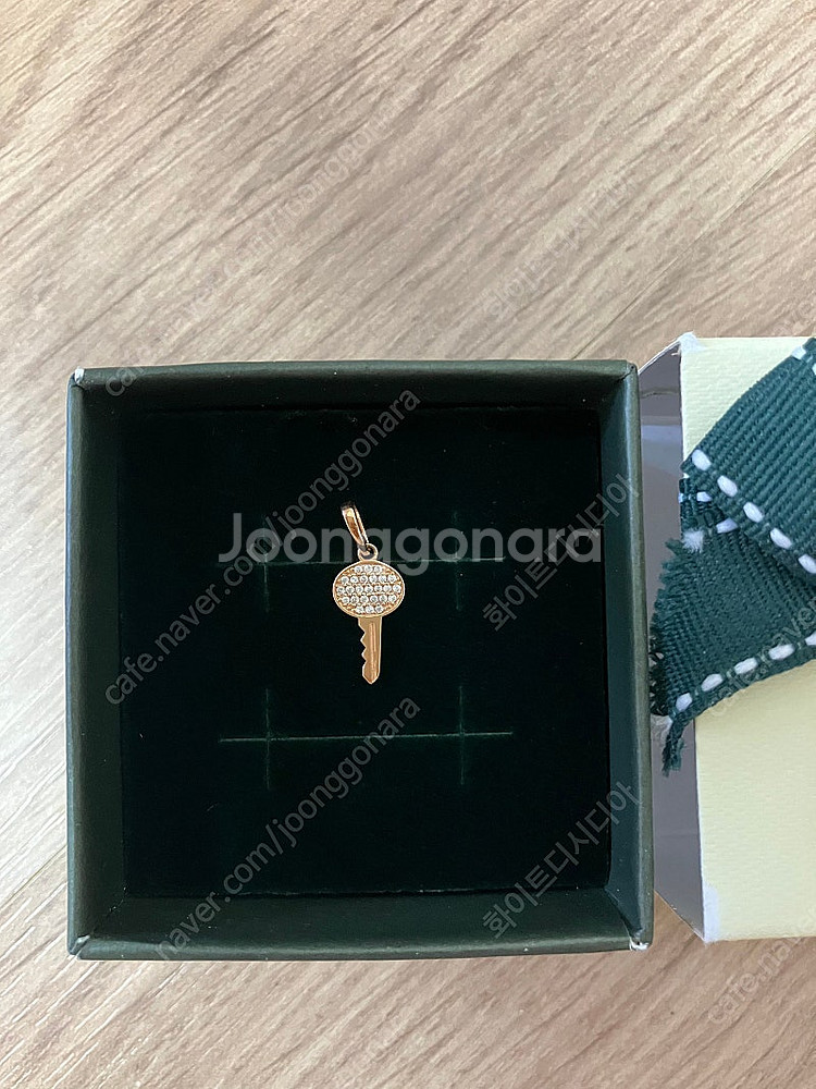 LLOYD 로이드 18k 큐빅 열쇠 펜던트--2