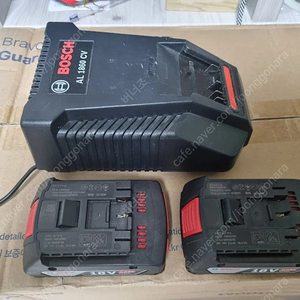 BOSCH(보쉬) AL 1860 CV 충전기 + 18V 2a 배터리 2개