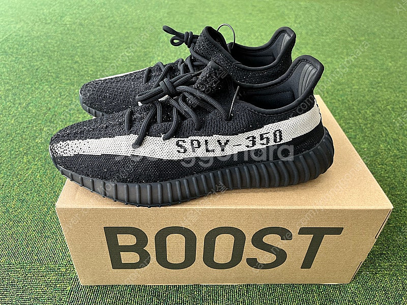 아디다스 이지부스트 350 v2 코어 블랙 화이트 (b...--3