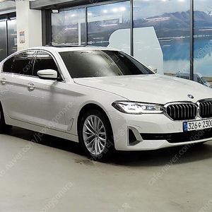 BMW5시리즈 (G30) 530e 럭셔리중고차 할부 리스 카드 저신용자 전액할부 가능합니다