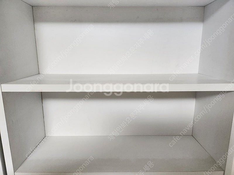 흰색 만화책/소설 진열 책장팝니다.--1