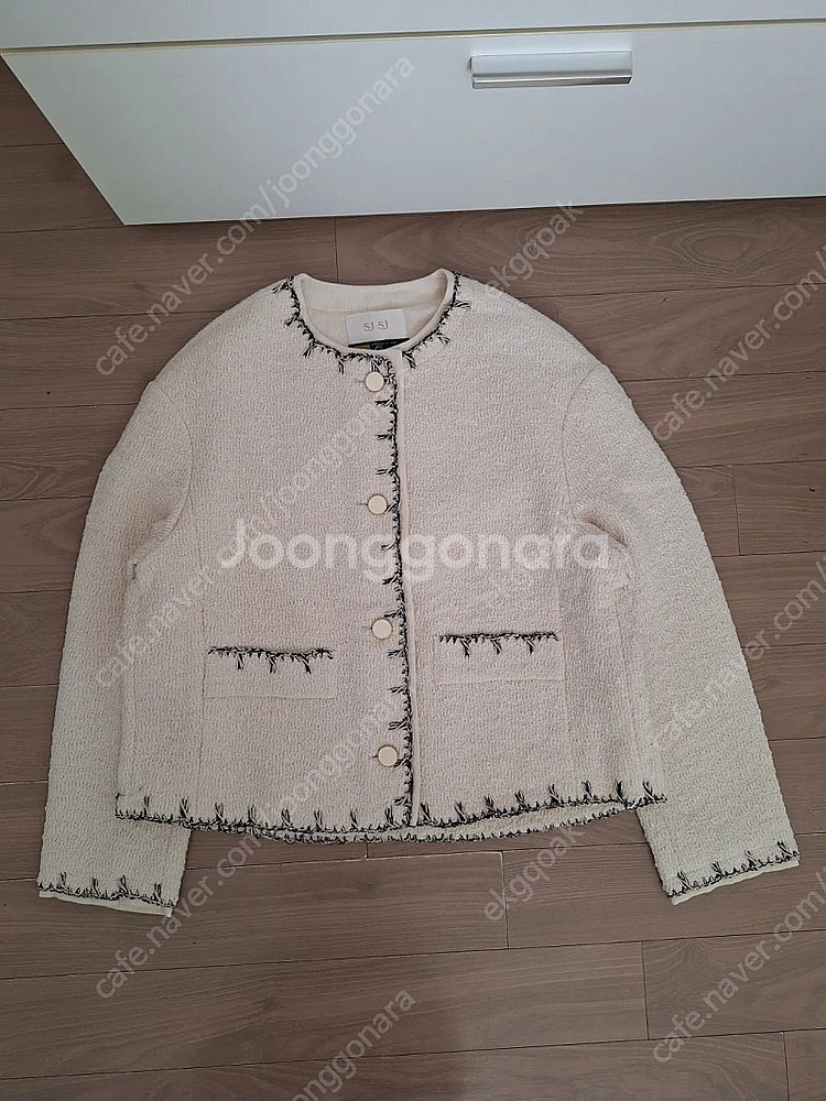 한섬-SJSJ트리밍부클레니트자켓--3