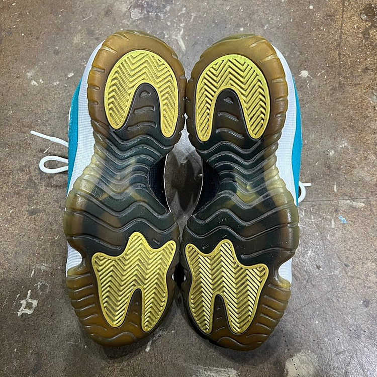 230) 나이키 조던11로우 민트 아쿠아 이미지