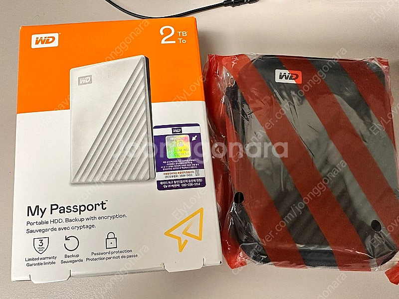 WD NEW My Passport 2TB 외장하드 미개...--0