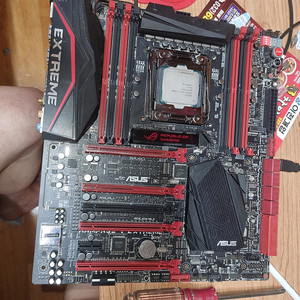 ASUS Rampage V Extreme 부품용 외잡동사니