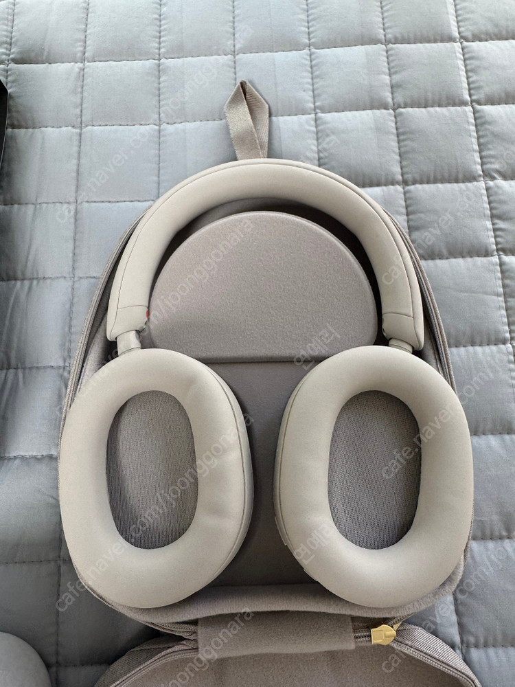 SONY WH-1000XM5 플래티넘 실버 (1달 사용) 헤드폰 판매합니다.--3