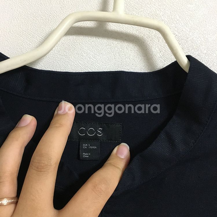 COS 코스 반집업 티셔츠 95--1