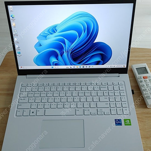 S급 13th 고사양 LG울트라북 i7+MX550, 32G+2TB,(정품 윈11)초급매(AS 25년7월)