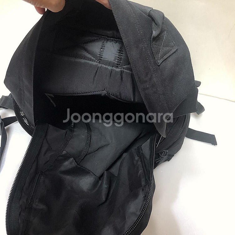 깨끗 칼하트 블랙 백팩--3