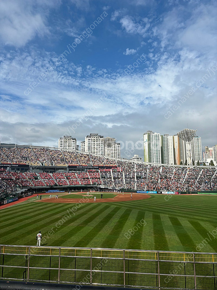 9월 26일 롯데 vs 두산 사직야구장 내야필드--0
