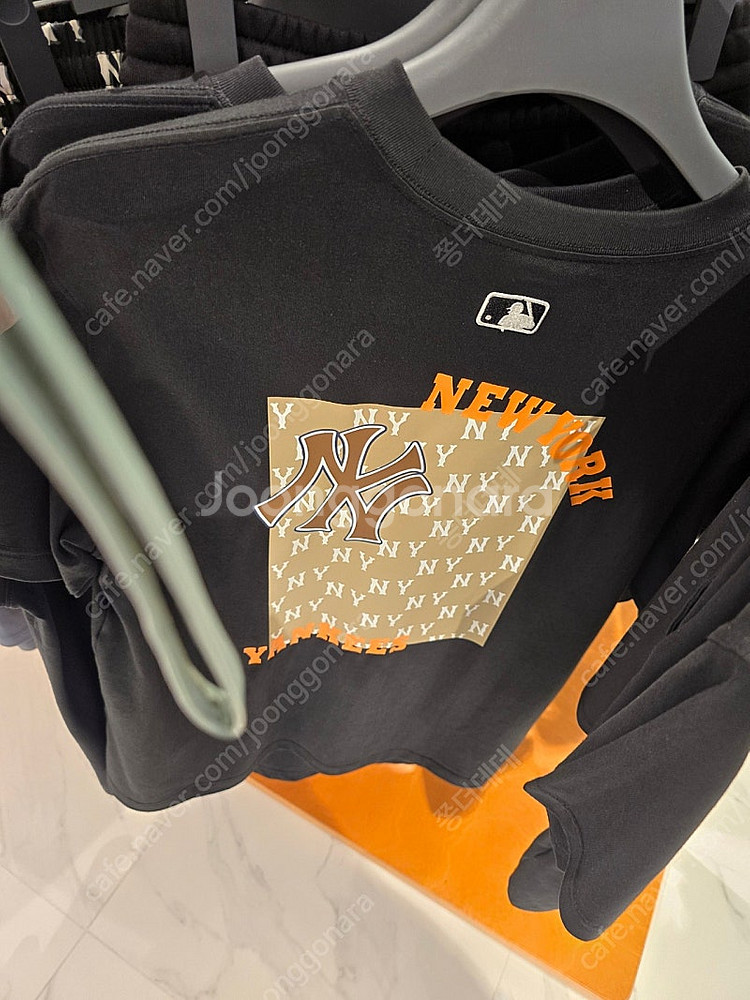mlb엠엘비 모노티브티셔츠 신상품저렴히판매--0
