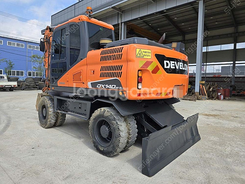 두산 DX140W 5 2016년식 코끼리집게 중고굴삭기...--4