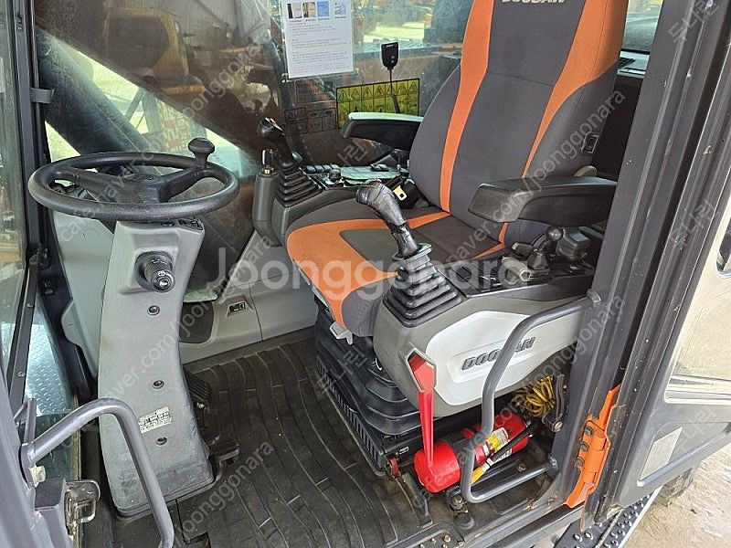 두산 DX140W 5 2016년식 코끼리집게 중고굴삭기...--8