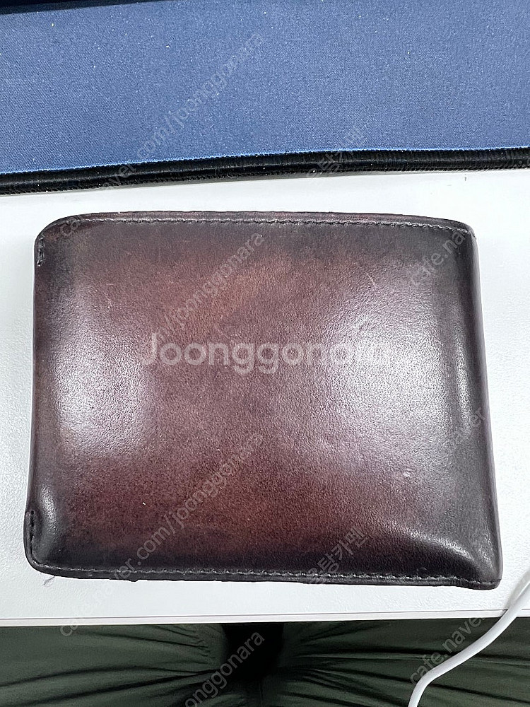 벨루티 에센셜 반지갑 판매합니다--1