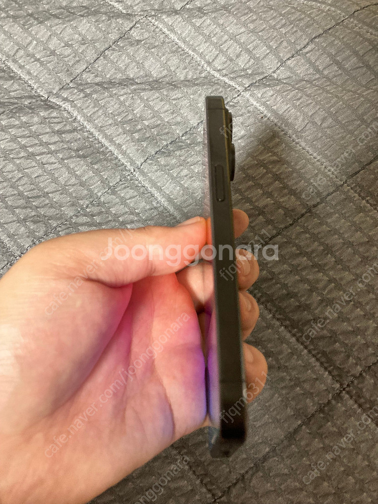 아이폰 15pro 블랙티타늄 128기가 팝니다--2