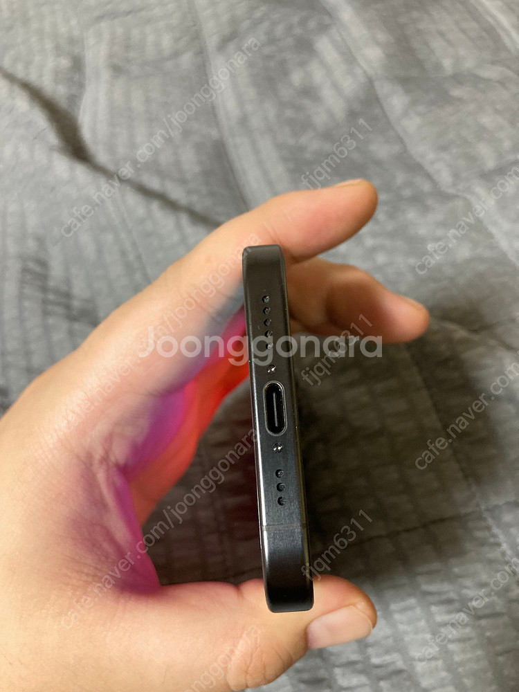 아이폰 15pro 블랙티타늄 128기가 팝니다--5