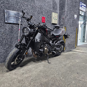 야마하 xsr900 2022년식 블랙 신차급 판매 577km 주행