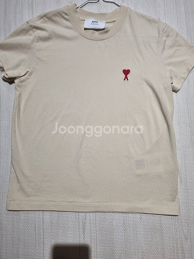 아미 반팔티 입니다--0