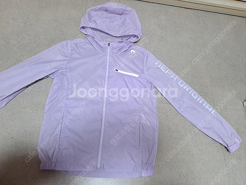 네파 140사이즈 얇은바람막이--0