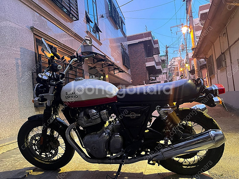 로얄앤필드650인터셉터--0