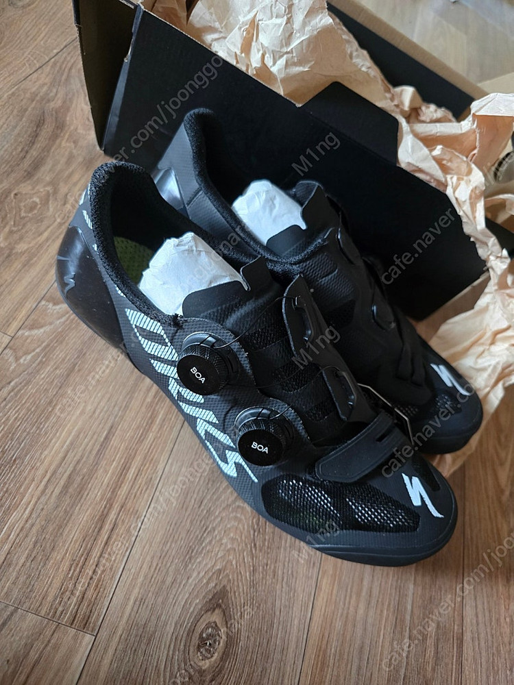 에스웍스7 벤트 44 클릿 슈즈 블랙--2