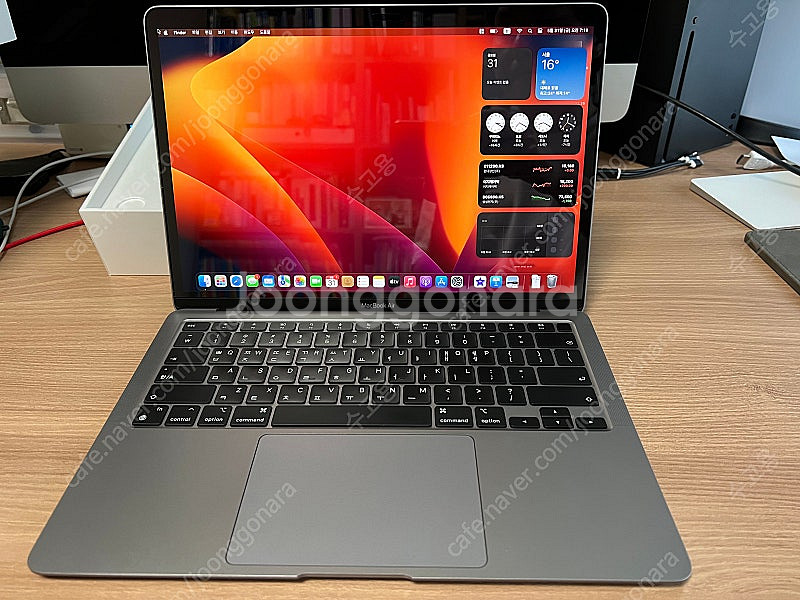 M1 맥북에어 8G / 512GB / 8코어--2
