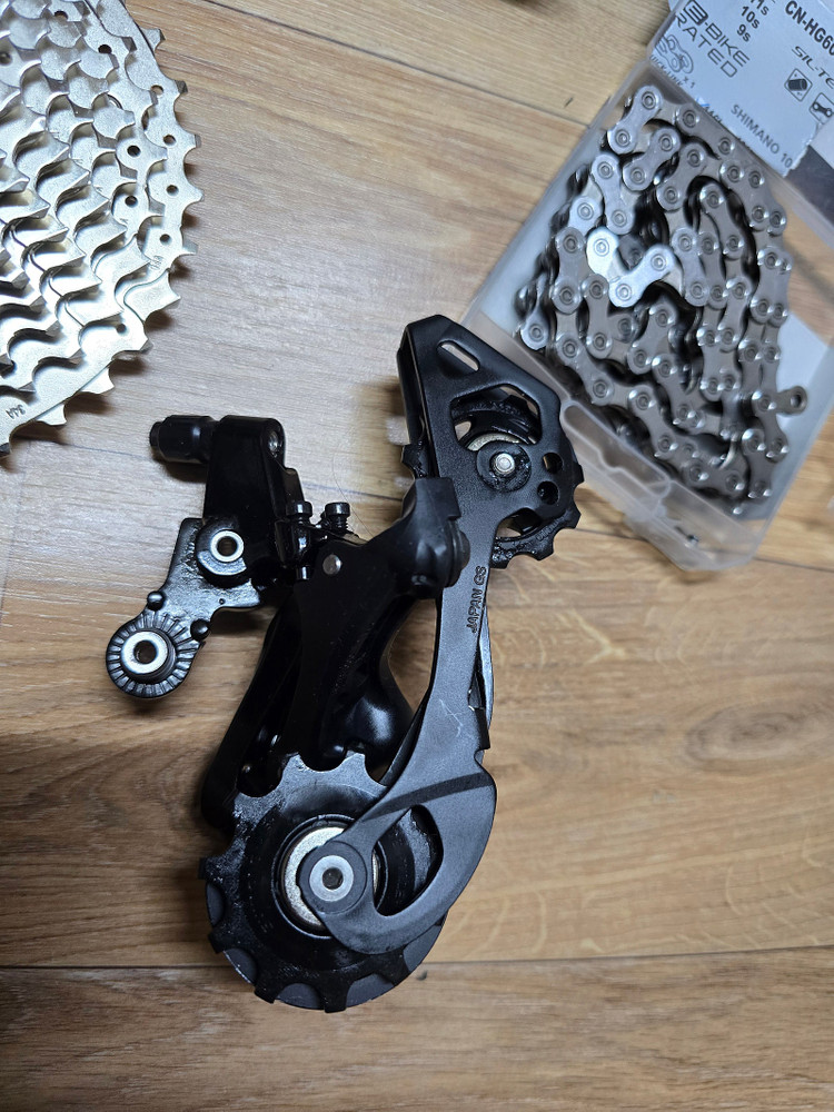 슈발베 마라톤레이서 타이어 18인치, 우노 드롭바, 초경량스템, 시마노 105 뒷드레일러--3