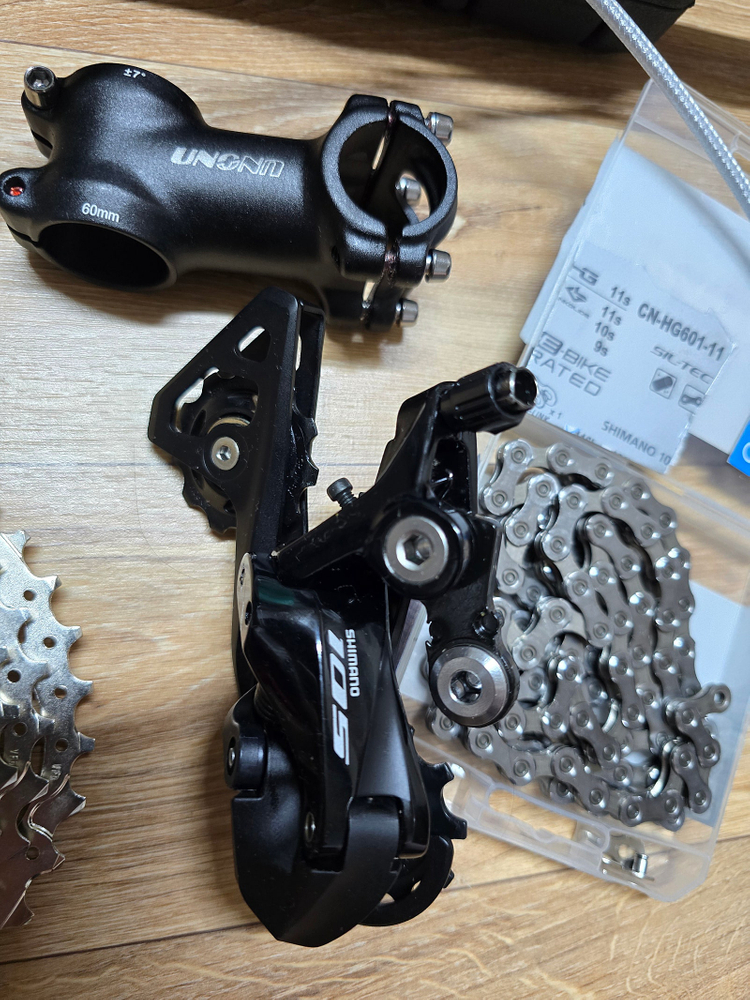 슈발베 마라톤레이서 타이어 18인치, 우노 드롭바, 초경량스템, 시마노 105 뒷드레일러--5