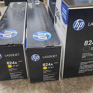 HP 824A 검정, 노랑 토너 팝니다