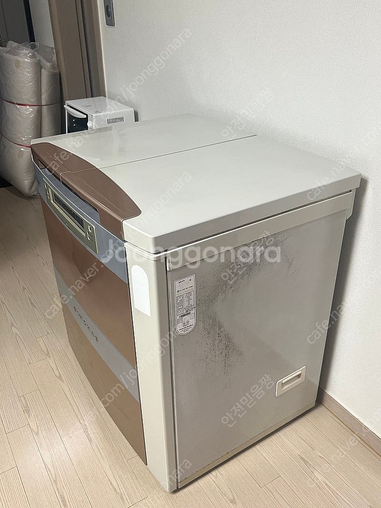 딤채 김치 냉장고--2