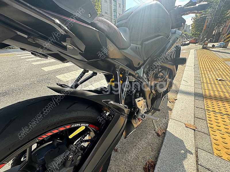 혼다 20년식 cbr 650r 풀배기 판매합니다.--1