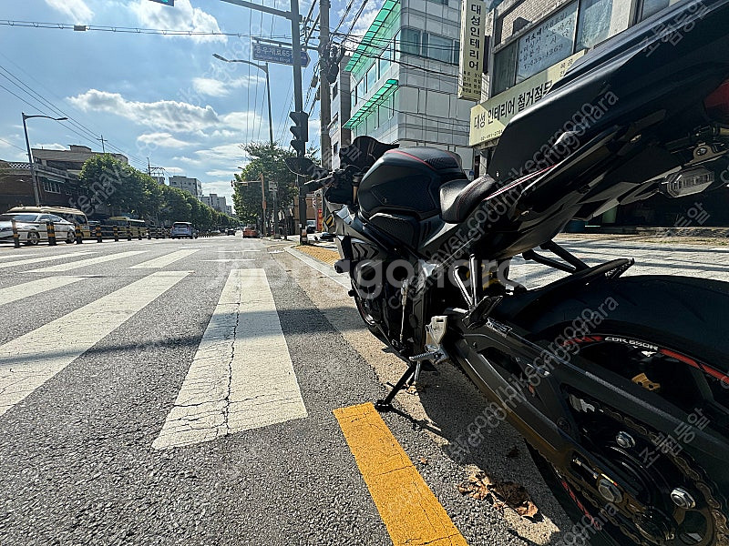 혼다 20년식 cbr 650r 풀배기 판매합니다.--2