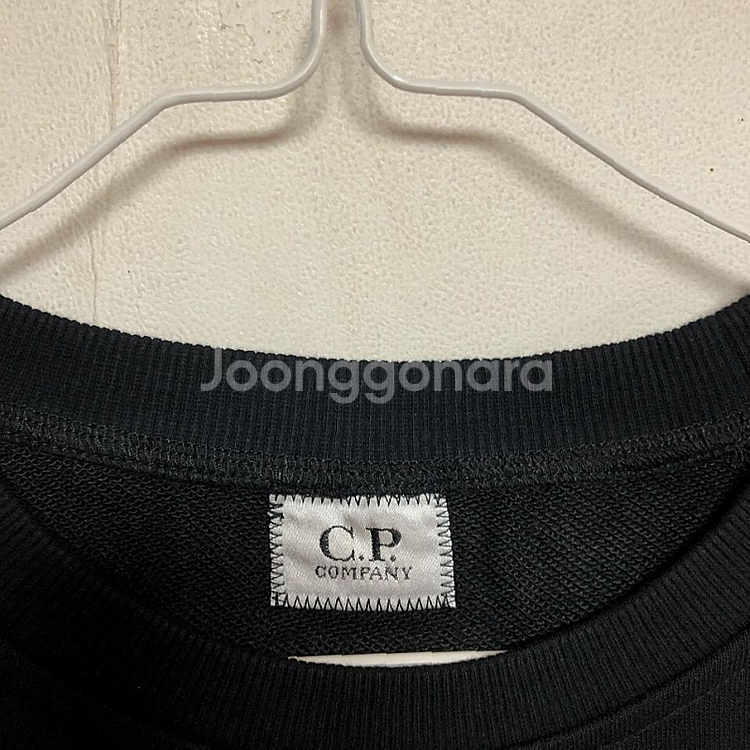 CP컴퍼니 남성 긴팔티 105XL 깨끗해요--3