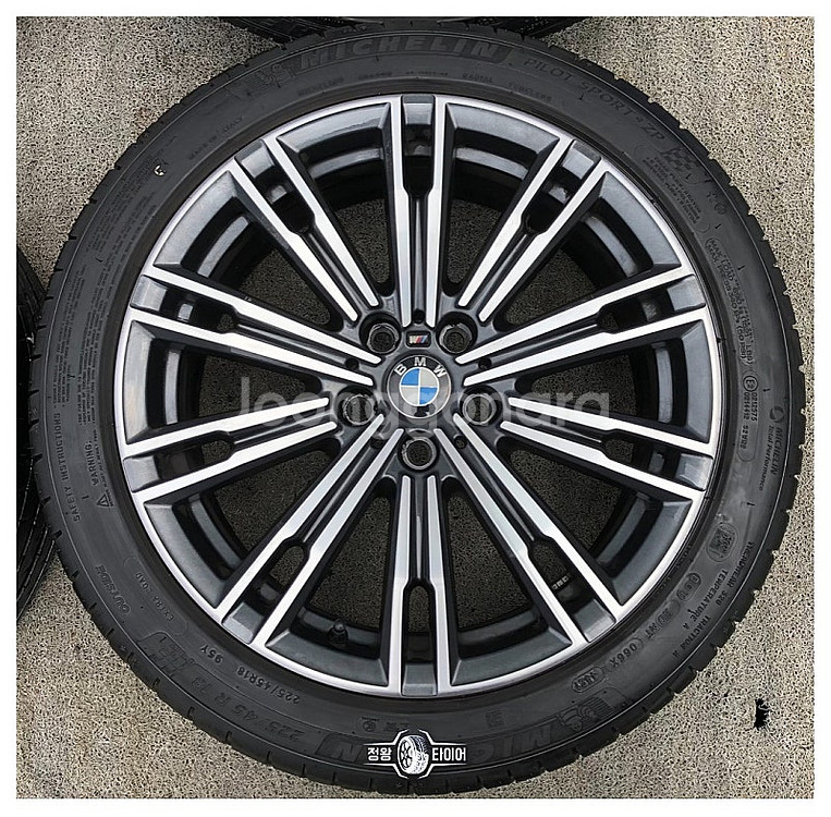 BMW 3시리즈 G바디 790M 18인치 흠집없는 임판...--3