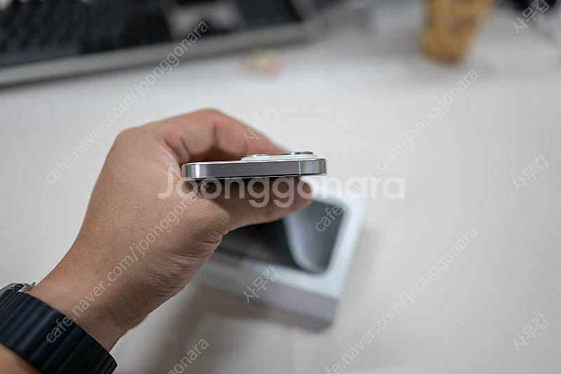 아이폰 15 Pro 화이트 티타늄 256G (95만원)...--4