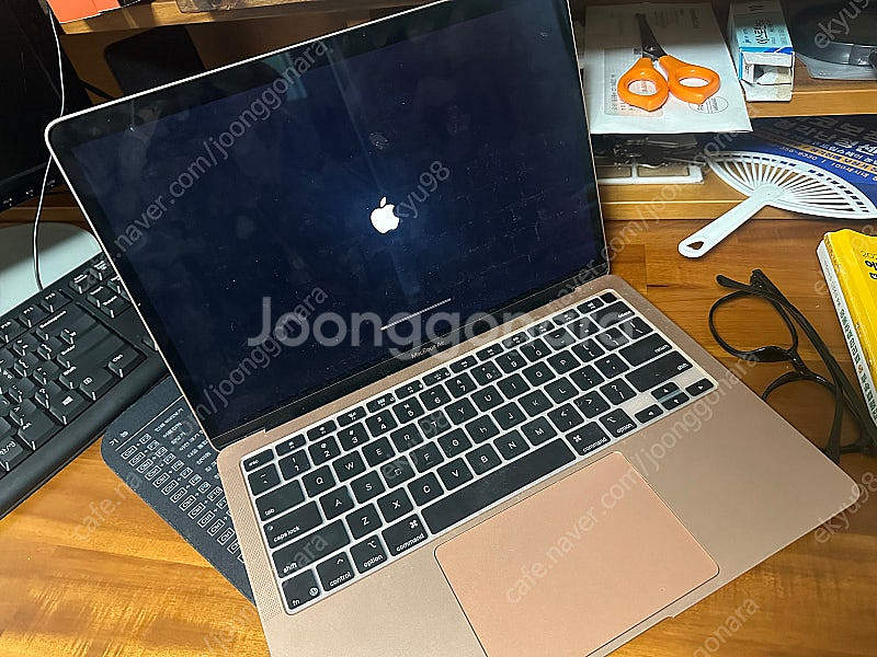 맥북 에어 M1 8 256GB--1