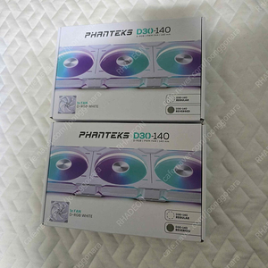 펜텍프 PH-F140D30 REVERSE 역방향 화이트 2개 팝니다.