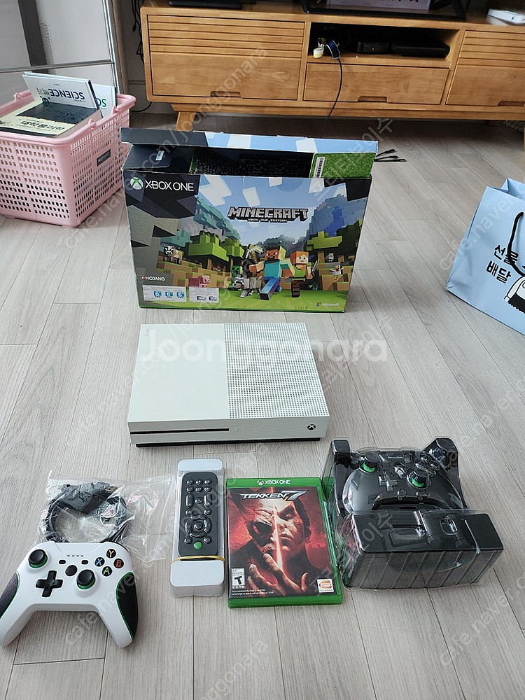 Xbox one 500GB--0