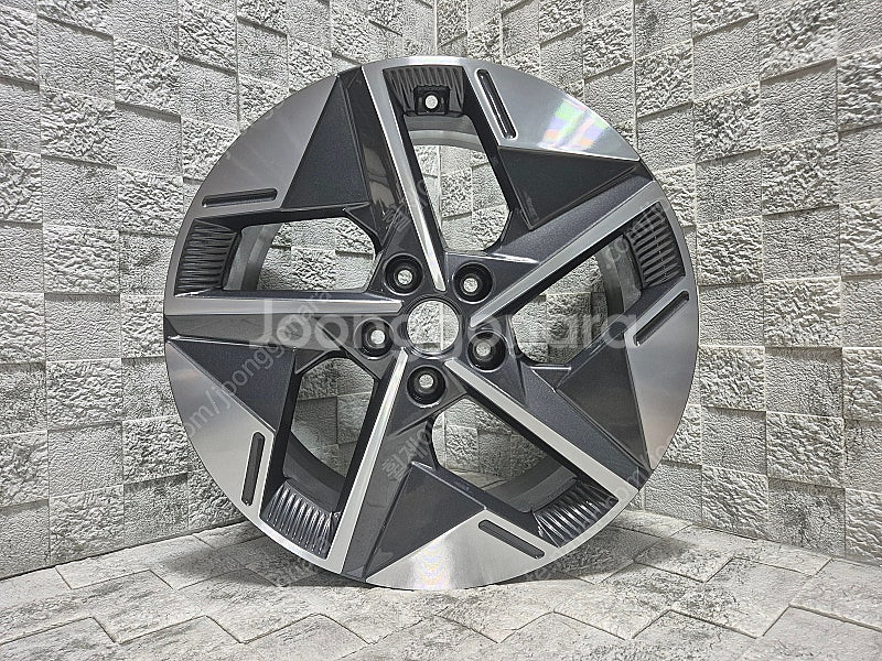 (판매)현대 더뉴 투싼 NX4 18인치 순정휠 무기스 ...--0