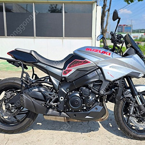 스즈키 카타나 S1000-S 20년식 팝니다.