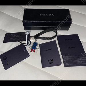 PRADA 로봇 키링 판매합니다!