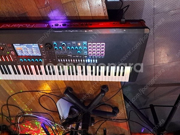 ROLAND FANTOM 8 신디사이저 판매합니다--0