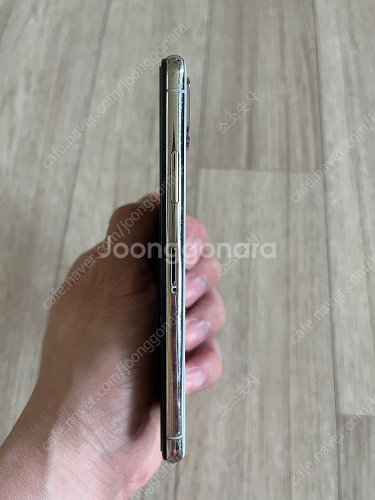 아이폰XS 256gb 실버색상 판매합니다.--2