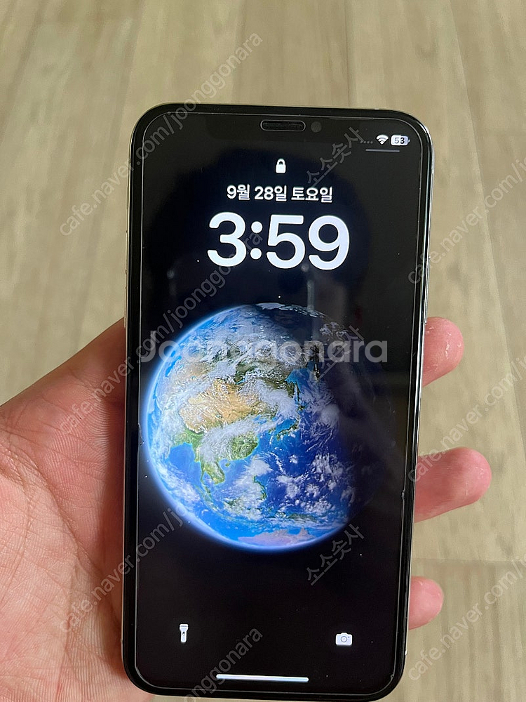 아이폰XS 256gb 실버색상 판매합니다.--4