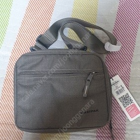 EASTPAK BRIONA 크로스가방