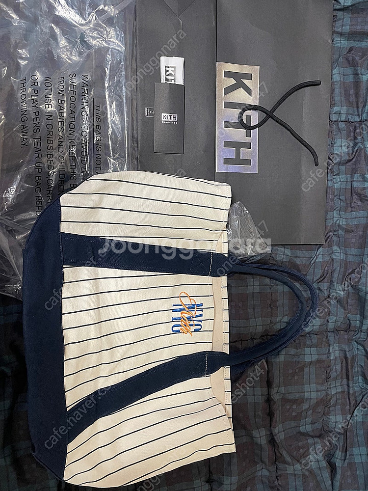 (새상품) kith 뉴욕 익스클루시브 토트백--1